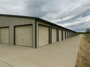 LOCAL DE STOCKAGE / DÉPÔT – 560 m² – JUMIÈGES