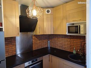 T2 meublé 42m2 + parking fermé Appartement Type 2 de 42 m2 meublé avec parking