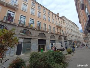 Local commercial 900 m² Grenoble