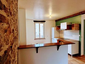 Loue grand T3 centre ville DPE classe C et stationnement possible