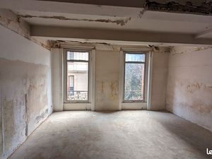 Plateau Hyper centre (rue piétonne)  menuiseries neuves