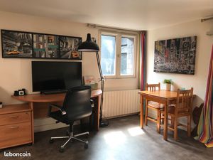 Appartement meublé & équipé / cocooning lumineux confortable calme mansardé / 3ème & derni