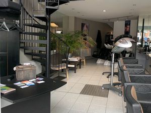 Salon de coiffure à vendre