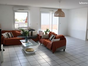 Appartement T4 94m2 lumineux avec belle vue montagne + garage