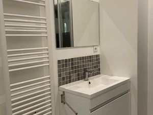 Studio place sainte croix 100m du tram C