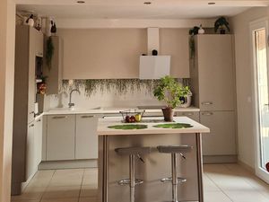 Appartement 3 pièces 84 m² 225 000