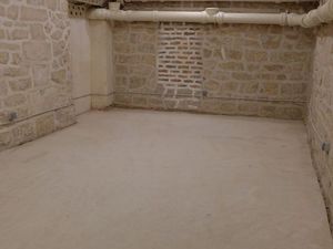 Magnifique cave de 22m2 Place des Vosges