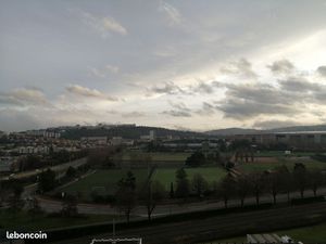 Appart t3 a la terrasse