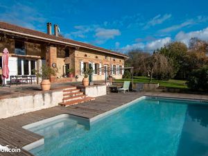 Ferme 2 pièces 360 m²