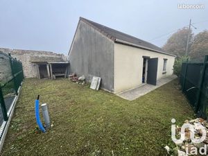 Petit entrepôt DE 85 M2 avec terrain 89340