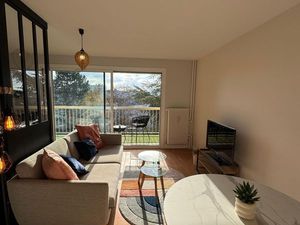 TYPE 1 rénové avec terrasse et parking privatif