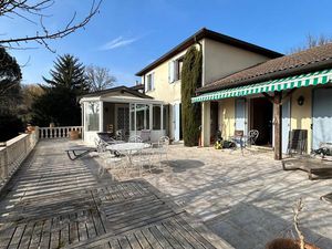Villa 8 pièces 257m2 - calme et confortable - Juvigny