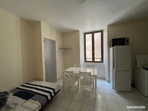 Studio 1 pièce 19 m²