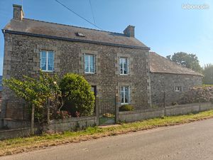 Maison plus granges attenantes