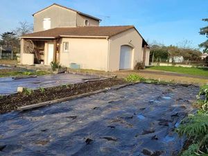 Maison d'habitation à SAINTES 17100