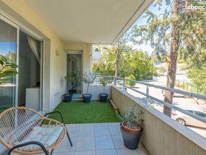 Beau T2 48 m² Prox Hopitaux+garage