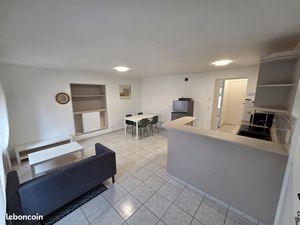 T2 Meublé 43 M² RDC avec Extérieur de 15 M²