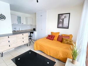 Studio meublé à louer entièrement renové