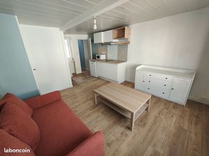 F2 meublé et rénové 690 (AVEC ELECTRICITE et EAU)