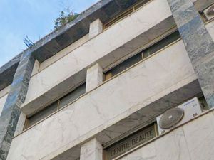 Cabinet médical dans un immeuble exclusivement professionnel