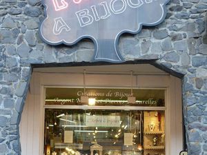 Boutique 85 m² Besse-et-Saint-Anastaise
