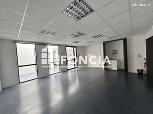 Local commercial 542 m²