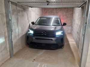 Grand Garage Box fermé 15m2 Sécurisé