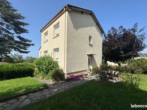 Maison individuelle 80 m2 sur un terrain clos