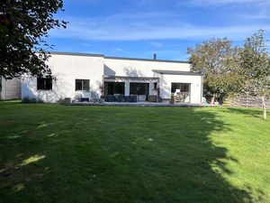 À VENDRE : Maison contemporaine de plain-pied à Surzur centre