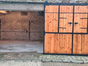 Entrepôt / dépôt / local de 95 m2