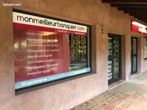 PARTICULIER LOUE LOCAL COMMERCIAL SH 66 m² COULOIR PRINCIPAL U CENTRU EMPLACEMENT 1 er Ord