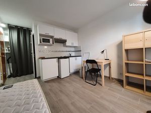 Versailles Montreuil  studio meublé de 15m² au calme et entièrement refait 