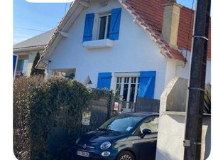 Location chambre meublée et salle de bain privative dans maison à saint Marc