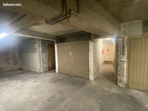 Loue garage fermé