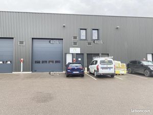 Local d'activité 208 m²