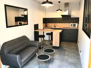 A 2 min a pied metro patte d'oie : superbe t1 bis au calme entierement renove et meuble