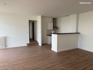 Appartement T3 plus jardin et parking Poitiers 46 rue st saturnin