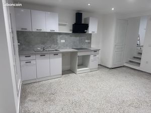 Appartement 2 pièces – 35 m² – Cœur du village de Gattières – 900 / mois