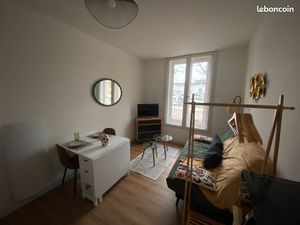 Agréable studio refait à neuf près Notre Dame de Poitiers