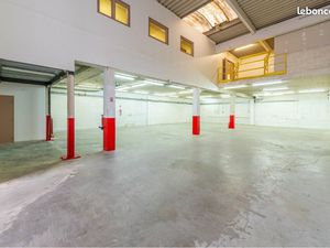Local 285 m² BAILLET EN FRANCE