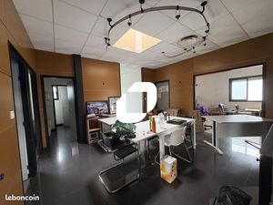 Bureau 140 m²