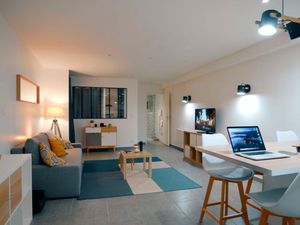 Magnifique T2 meublé et rénové haut de game  avec jardin  proche toutes commodités