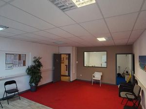 Bureau 140 m²
