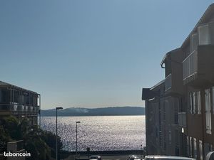 Appartement + Terrasse  situé en centre-ville  à 100 m de la plage - Opportunité rare