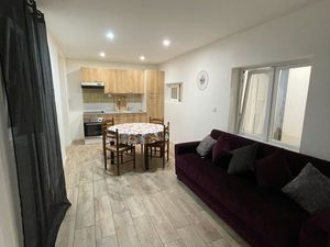 Logement neuf avec terrasse bois et terrain privé
