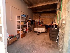 Grand garage double et espace de stockage à louer