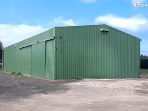 Recherche locataire hangar