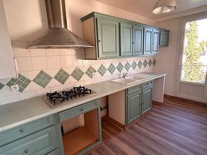 Appartement T5  4 chambres  84 m2  balcon 22 m2