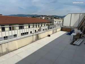 Location t2 avec terrasse de 30m2
