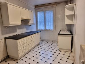 T3 66m² habitable cave AVENUE FOCH PROCHE SQUARE SAINT ROCH